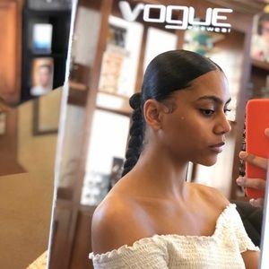 Meet your Posher, Ava